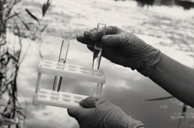 Bir su analiz için su deposu sınava.