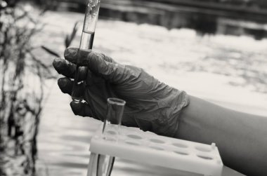 Bir su analiz için su deposu sınava.