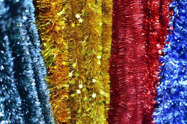 Multicolor Navidad esponjoso oropel de papel de aluminio . — Foto de Stock