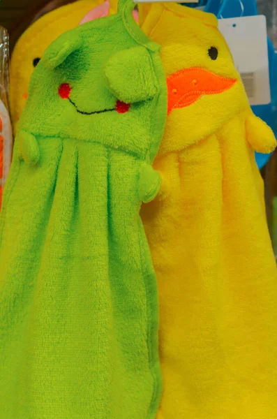 Duas coisas têxteis verde brilhante e amarelo — Fotografia de Stock