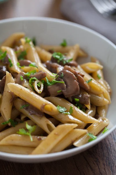 Pasta con salsa de champiñones —  Fotos de Stock