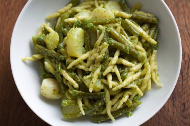 pesto soslu makarna