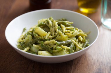 pesto soslu makarna