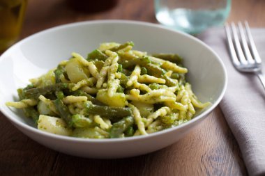 pesto soslu makarna