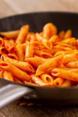 domates soslu makarna