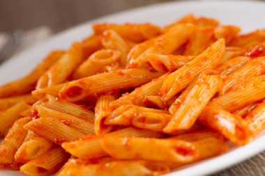 domates soslu makarna