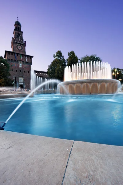Castello Sforzesco Milánóban naplementekor — Stock Fotó
