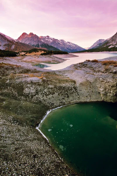 Alpine lake in the Italian Alps. — Stock Photo, Image