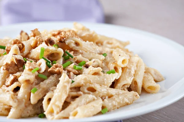 Pasta med valnötssås — Stockfoto