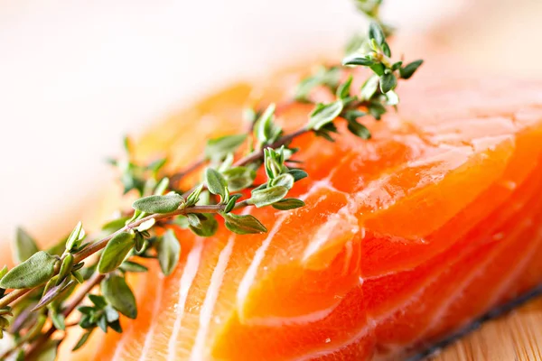 Filetto di salmone crudo — Foto Stock