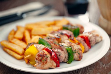 Tavuk patates ile bile delip