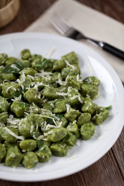 Gnocchi de papa con mantequilla de salvia — Foto de Stock