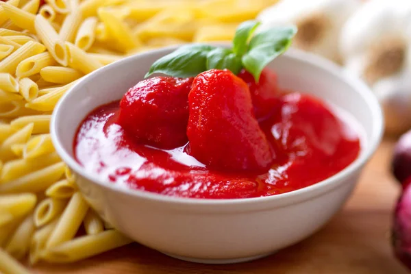 Peeled tomatoes — Stock Photo, Image