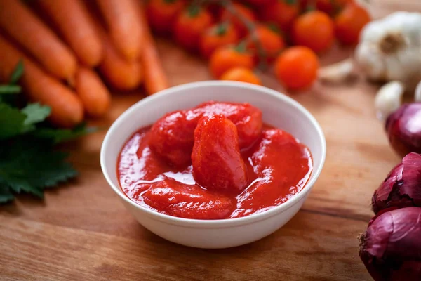 Tomates pelados — Fotografia de Stock