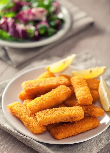 Fish Sticks with Salad — Stock Photo, Image