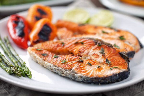 Fillet of salmon with mixed vegetables