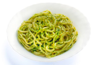 Pesto soslu spagetti.