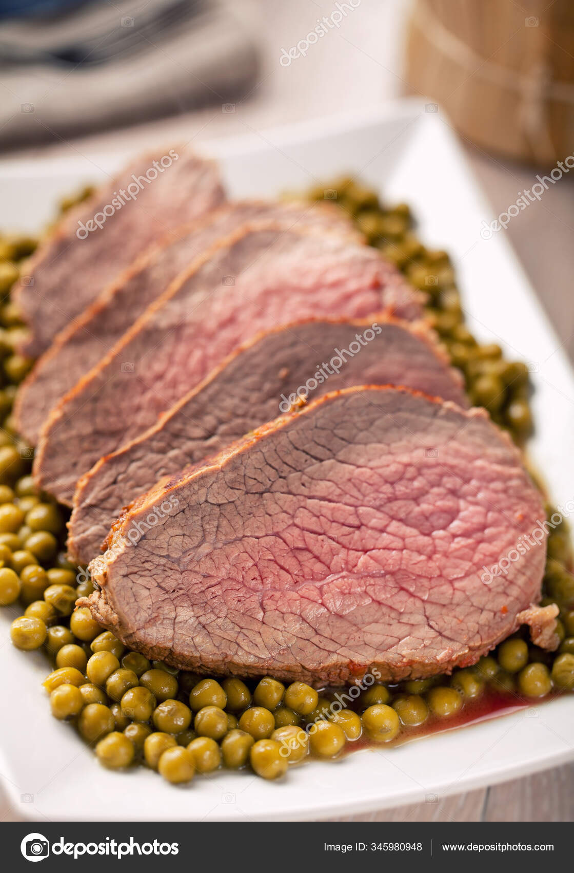 Roast Beef Mashed Potatoes Peas — Stock Photo © svariophoto 345980948
