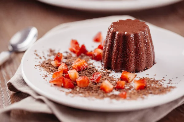 Pudding Czekoladowy Talerzu — Zdjęcie stockowe