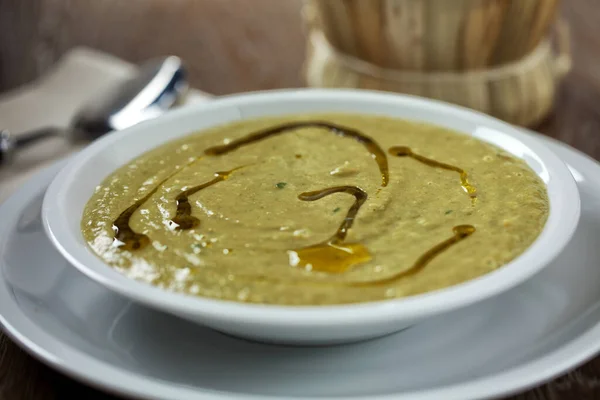 皿の上の野菜スープ — ストック写真