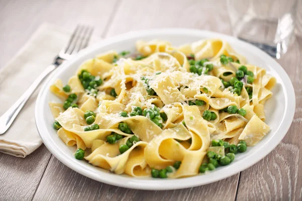 Tagliatelle Con Crema Guisantes — Foto de Stock