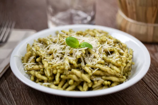 Nudeln Mit Pesto Sauce — Stockfoto