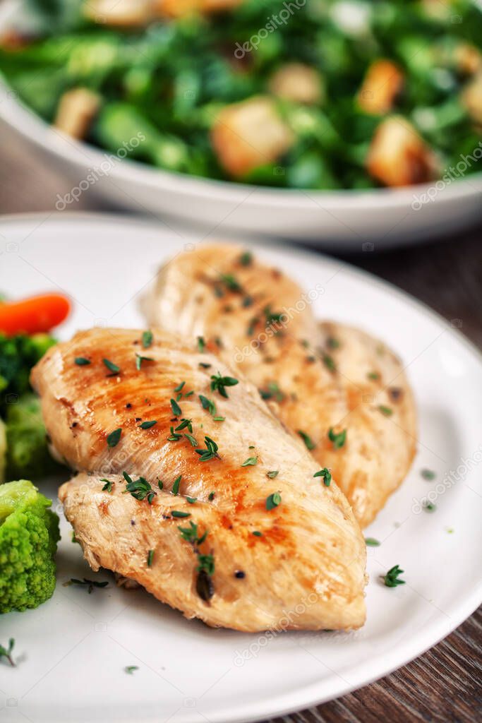 Grilled chicken breast with mixed vegetables