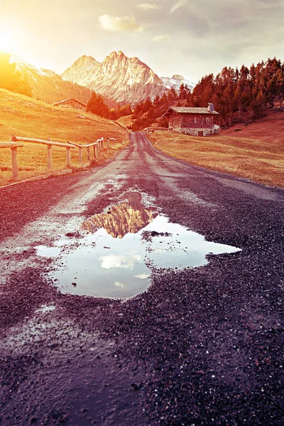 Mountain Road Reflection Mountains Puddle — Stock Photo, Image