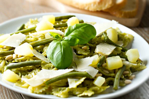 Makaron Pesto Talerzu — Zdjęcie stockowe