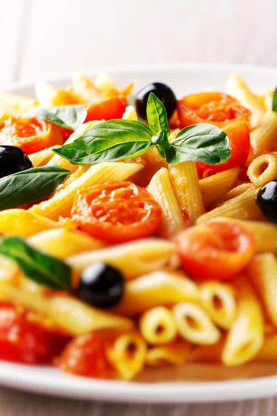 Pasta Met Verse Tomaten Basilicum — Stockfoto