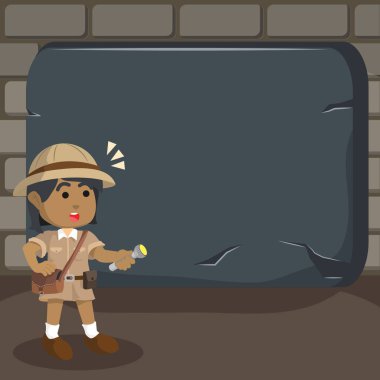 Afrikalı kız explorer dev taş tablet ile