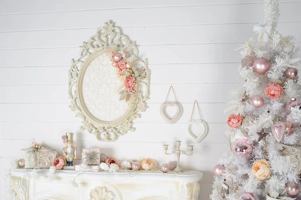 Beautiful Christmas Interior White Tones Decorations Decorated Christmas Tree — Stock Photo, Image