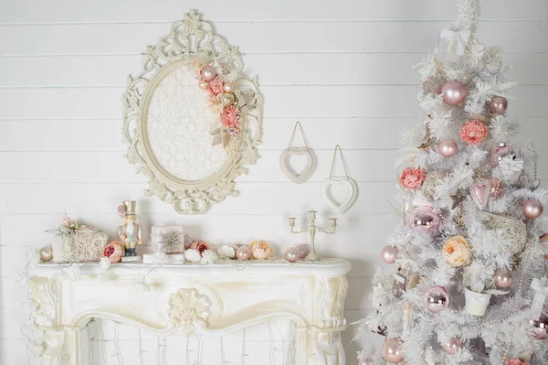 Beautiful Christmas Interior White Tones Decorations Decorated Christmas Tree — Stock Photo, Image
