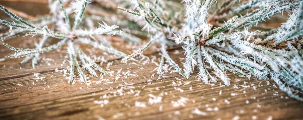 Trä skrivbord med vinter tid natur — Stockfoto