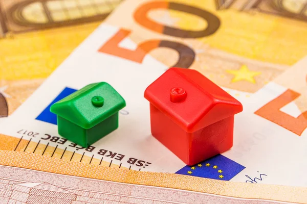 Investissement immobilier d'entreprise avec de nouveaux 50 euros comme fond — Photo