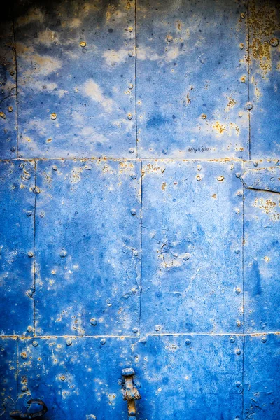 Alte blaue rostige Eisenplatte — Stockfoto