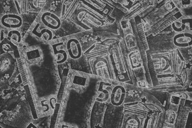 Siyah tebeşir tahtaya çizilen 50 euro banknot