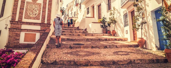 Calle en Frigiliana, pueblo blanco, España en estilo vintage mate — Foto de Stock