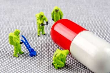 Antibiyotik tüketimi kontrolsüz olarak tehlikeli bir şekilde artıyor.