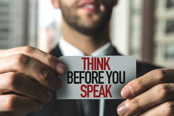 Знак "Подумай, прежде чем говорить" — стоковое фото
