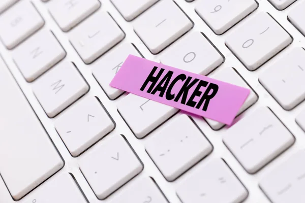 Keyboard and pink sticker — Stock Photo, Image