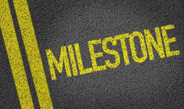 Sarı işaret kilometre taşı