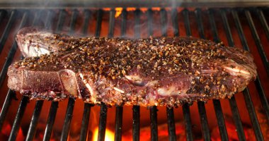 Kısa kaburga ızgarada pişirme