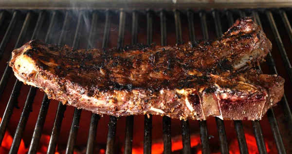 Korte Rib koken op de barbecue — Stockfoto