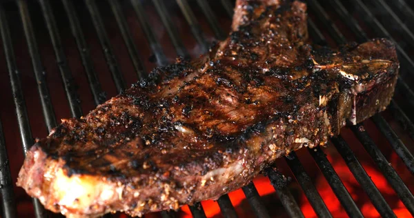 Kısa kaburga ızgarada pişirme