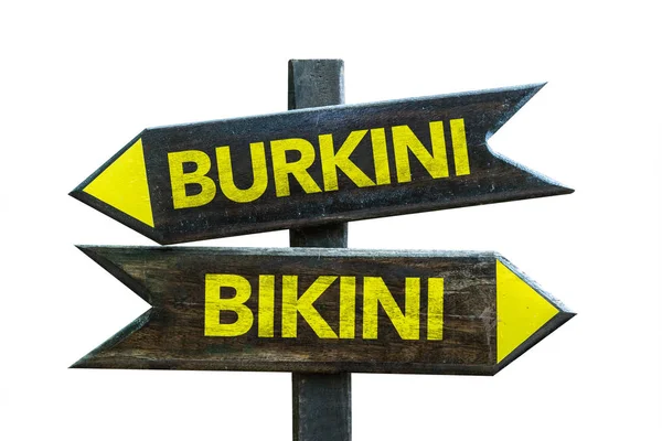 Burkini vs μπικίνι ξύλινο roadsign — Φωτογραφία Αρχείου