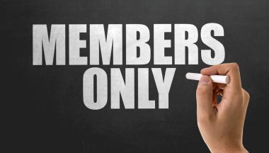 Sadece kara tahta üzerinde işareti üyeler