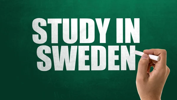 Logga studie i Sverige på svarta tavlan — Stockfoto