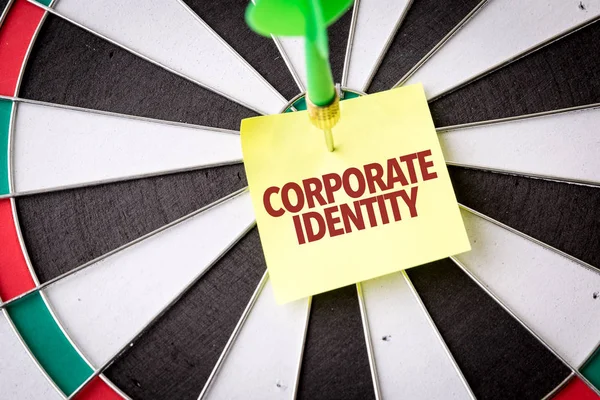 Alvo de dardos com identidade corporativa inscrição — Fotografia de Stock