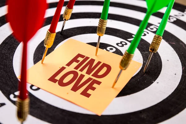 Target with inscription find love — Stock Photo, Image